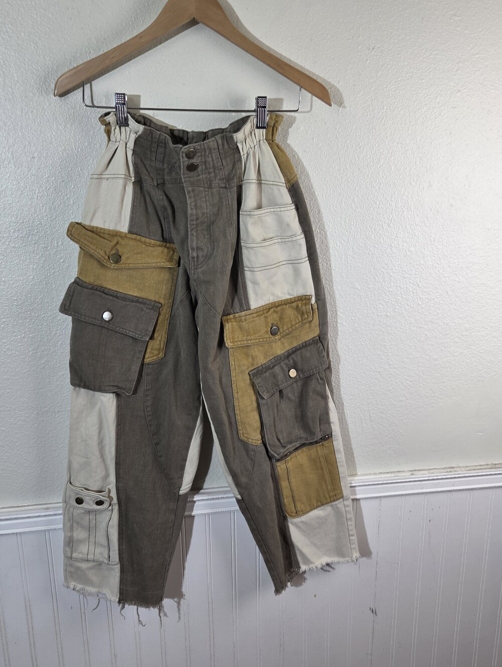 Olive & Hali Y2K Cargo Pants Womens S Patchwork Utility Multi Pocket Cropped - Picture 3 of 10